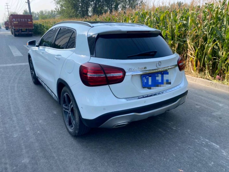 青岛18年奔驰GLA6