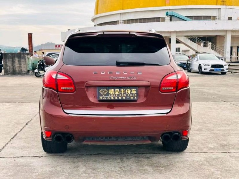 东莞13年保时捷卡宴9