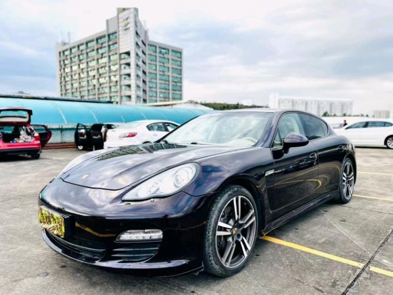 东莞12年保时捷帕拉梅拉2