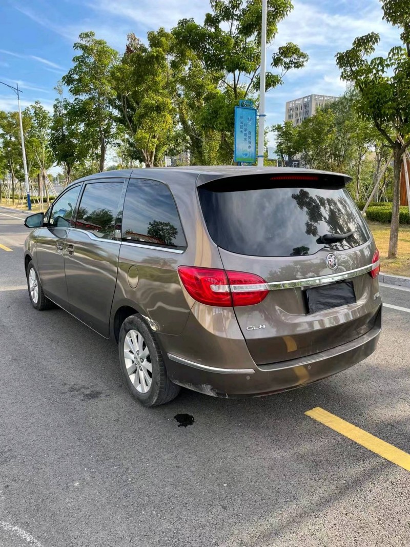 徐州16年别克GL86