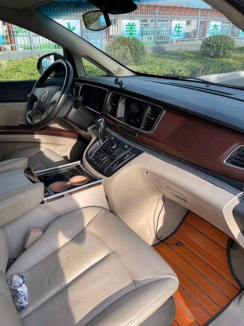 徐州16年别克GL84