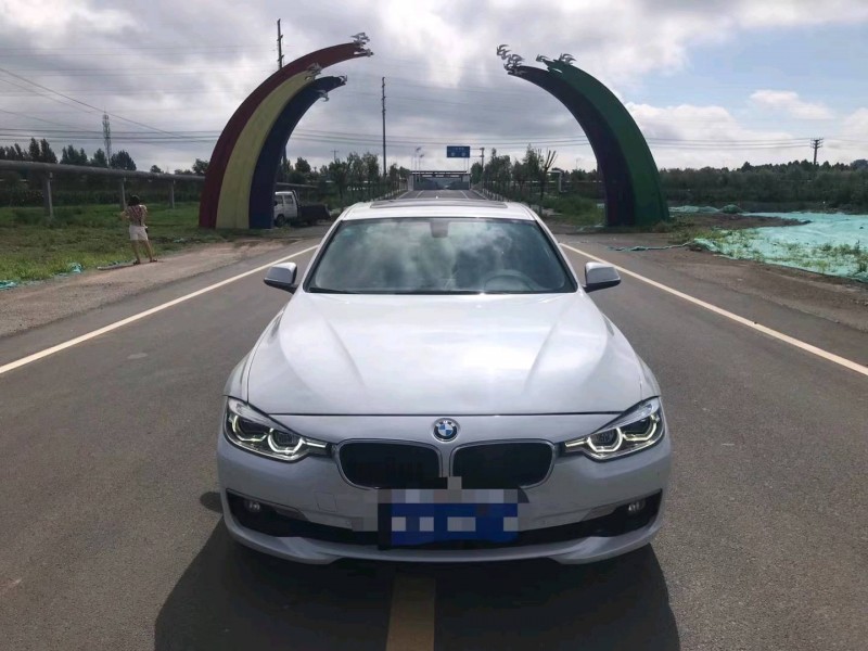 潍坊17年宝马3系9