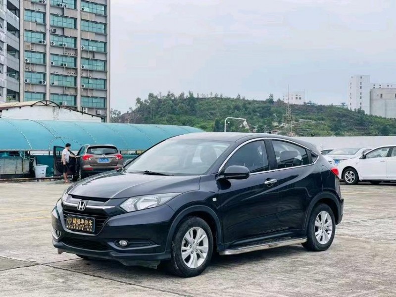 东莞17年本田缤智2