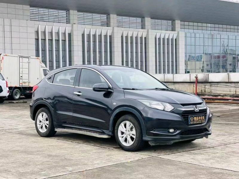 东莞17年本田缤智3