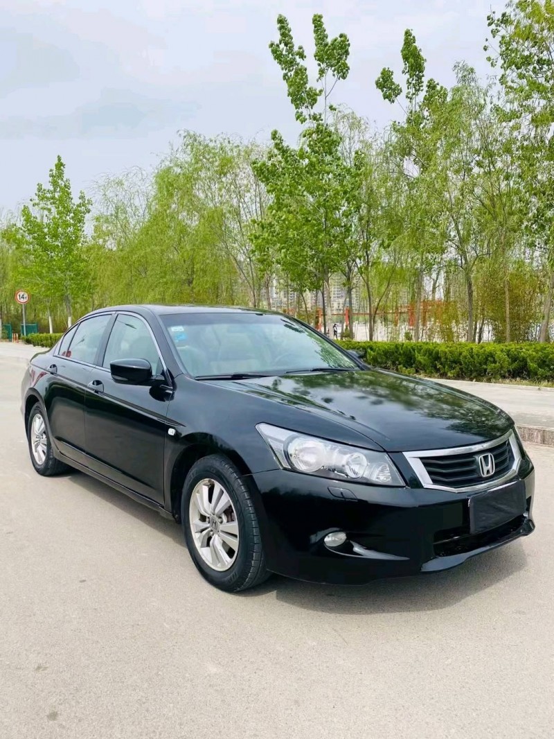 聊城09年本田雅阁3