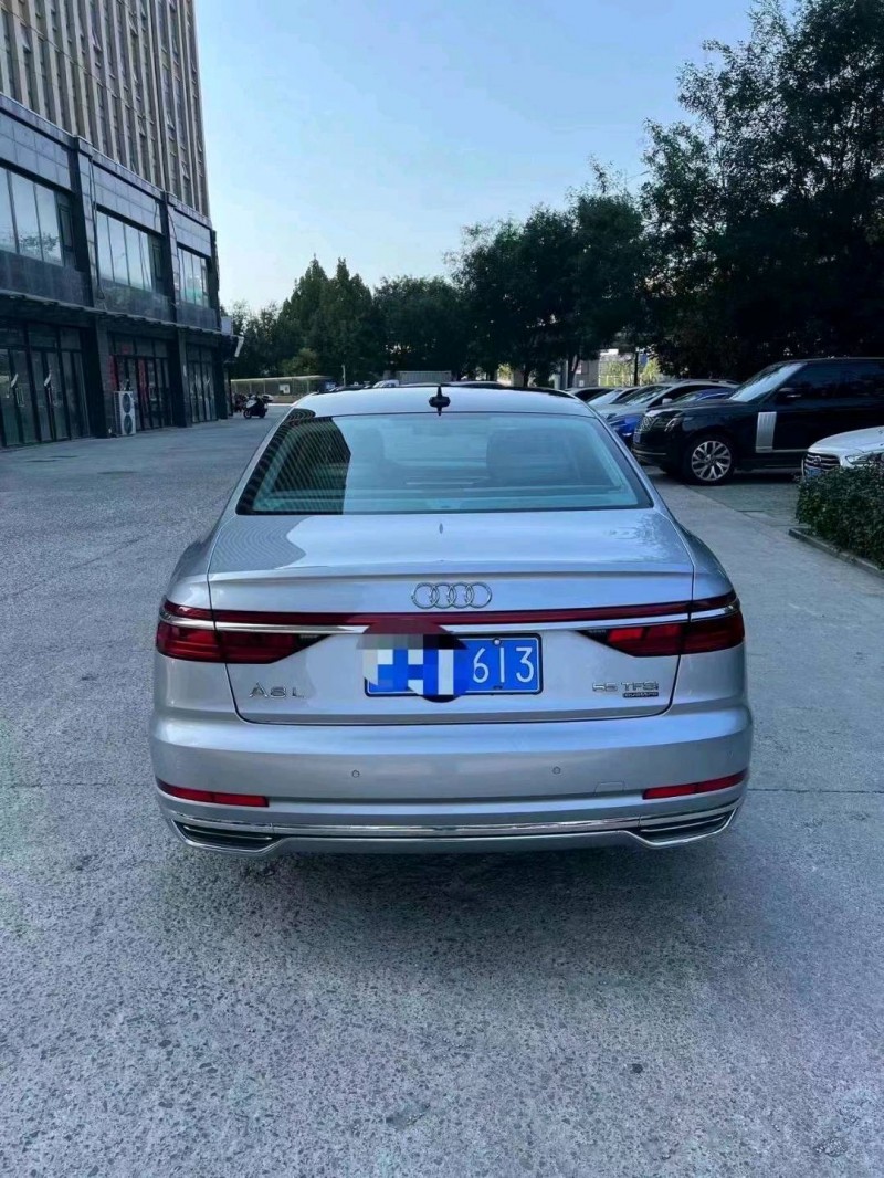枣庄19年奥迪A8L9