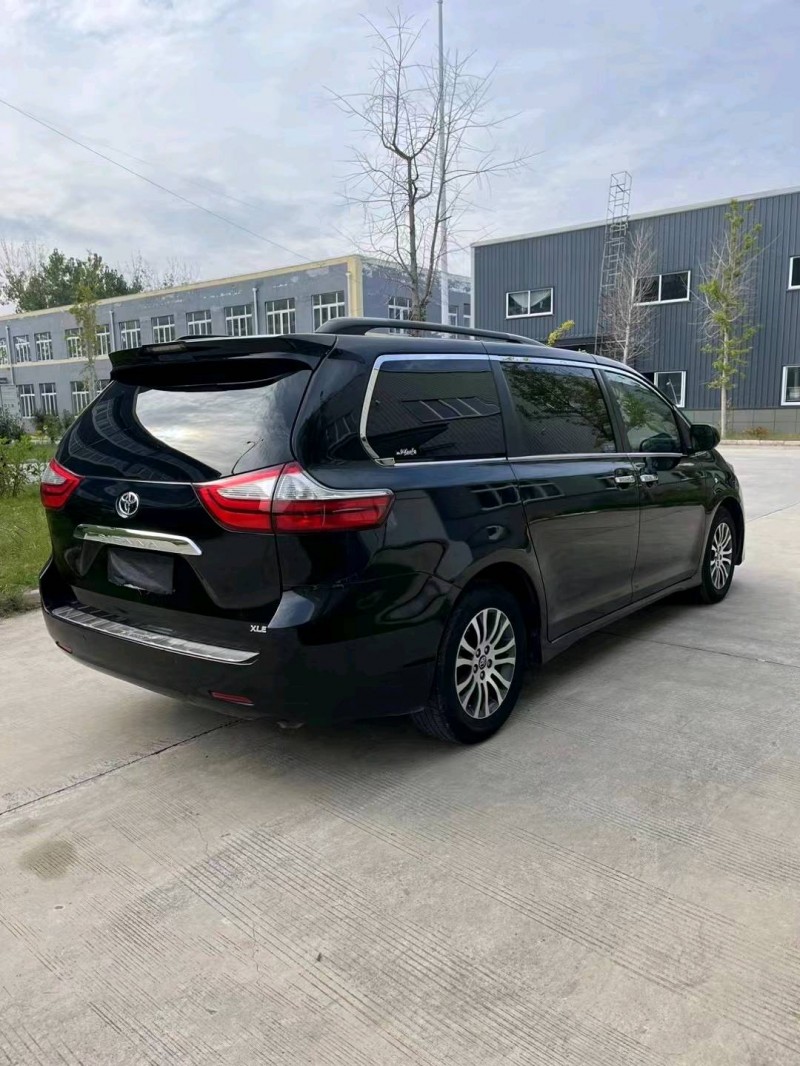 徐州19年丰田塞纳1