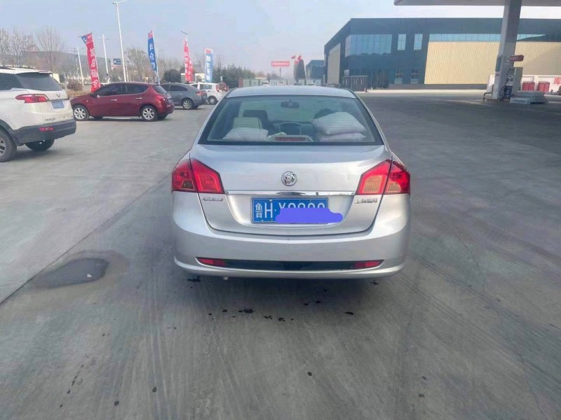 济宁16年别克凯越6