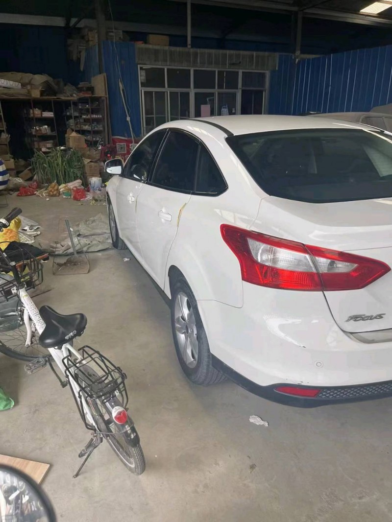 邢台14年福特福克斯4