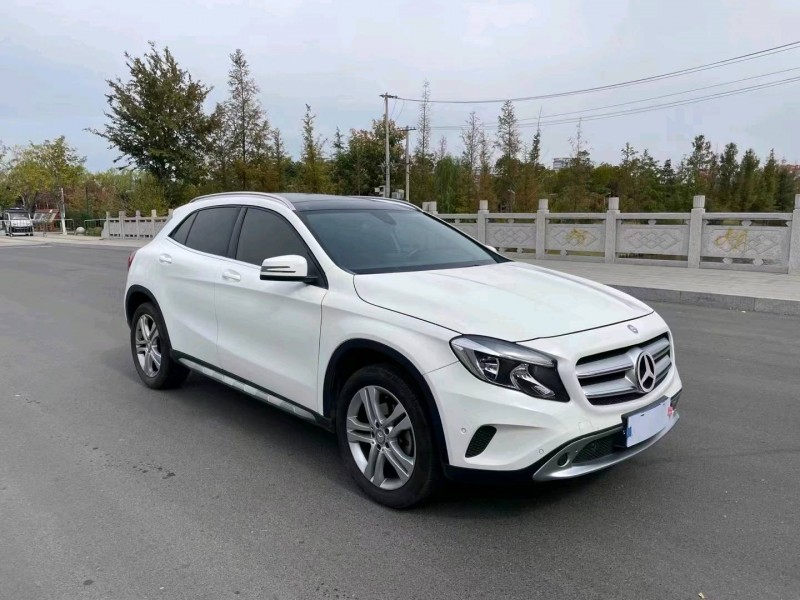 徐州16年奔驰GLA3