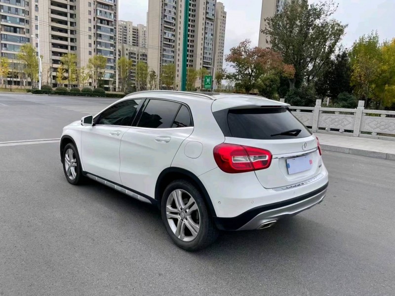 徐州16年奔驰GLA8