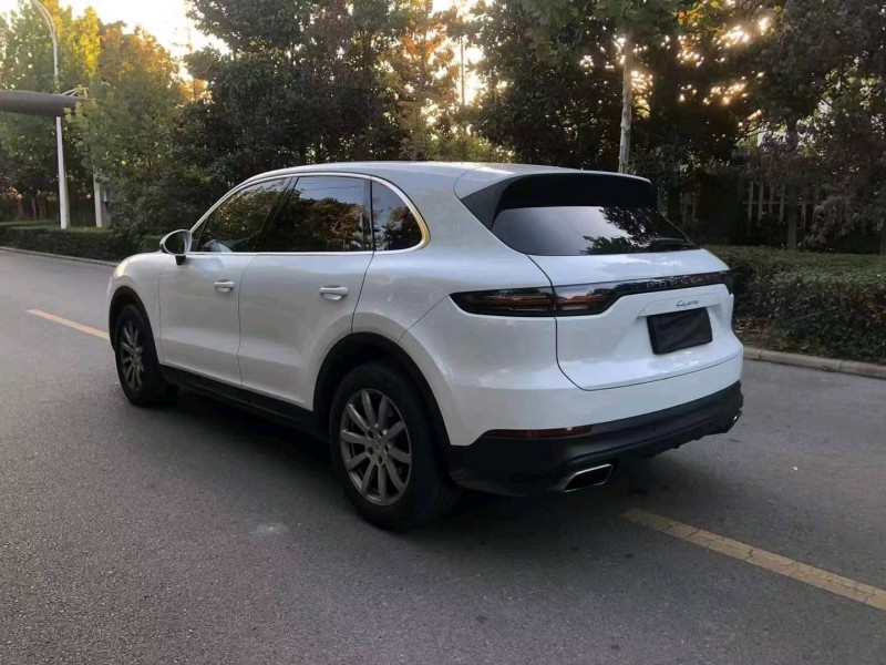 徐州19年保时捷卡宴3