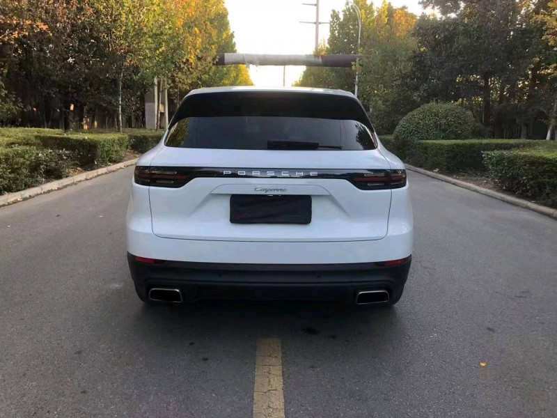 徐州19年保时捷卡宴9