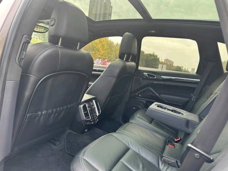 徐州14年保时捷卡宴8