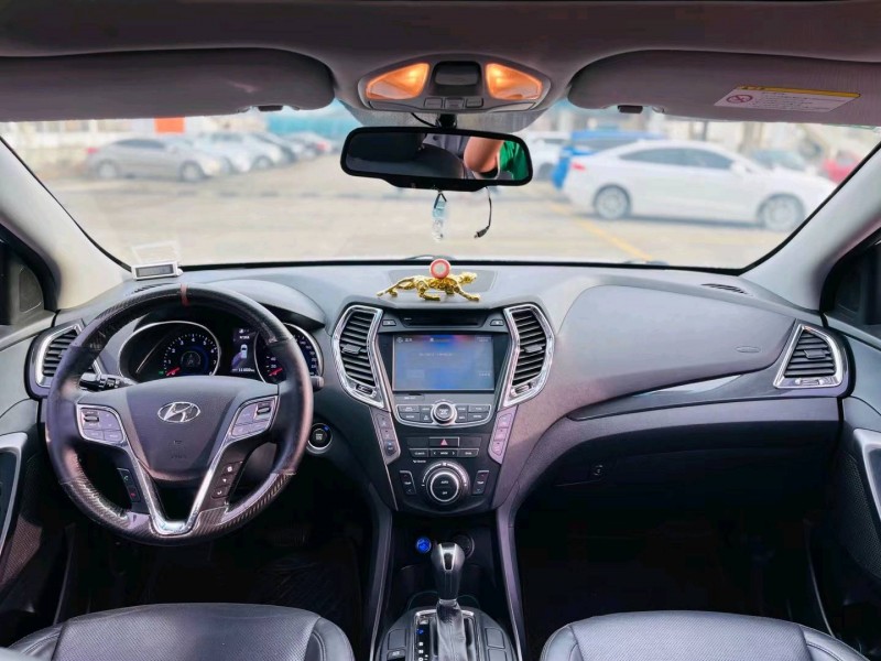 东莞16年现代新胜达5