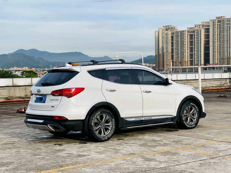 东莞16年现代新胜达8