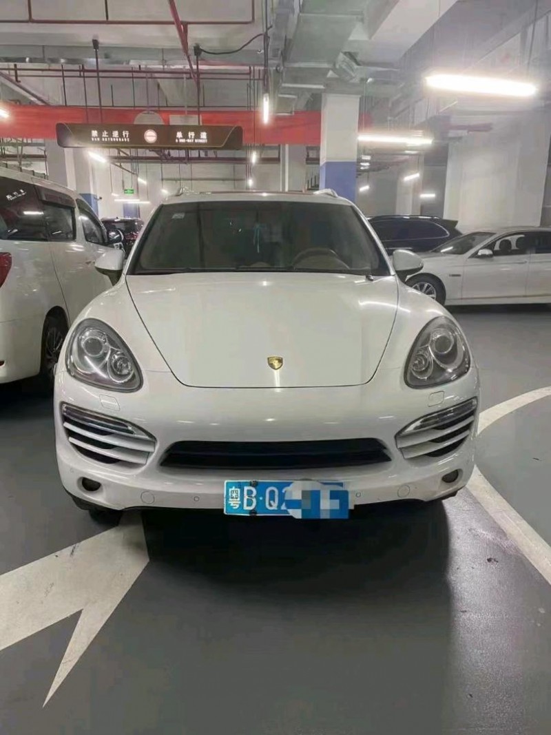 广州14年保时捷卡宴1