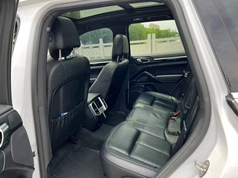 徐州16年保时捷卡宴8