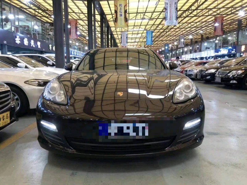 广州12年保时捷帕拉梅拉6