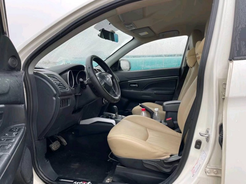 东莞14年三菱劲炫6