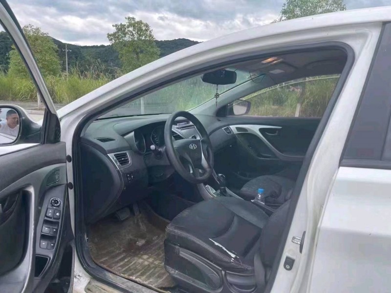 济南14年现代朗动5