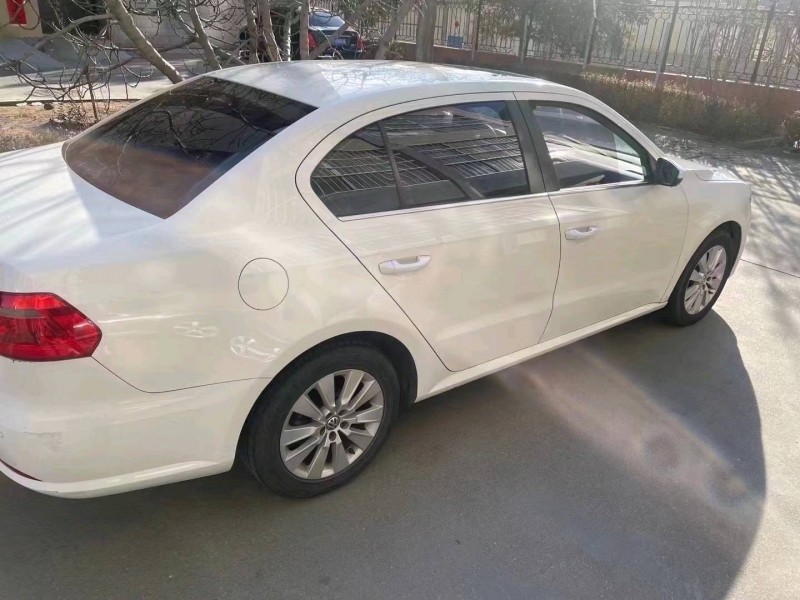 济南15年大众朗逸4