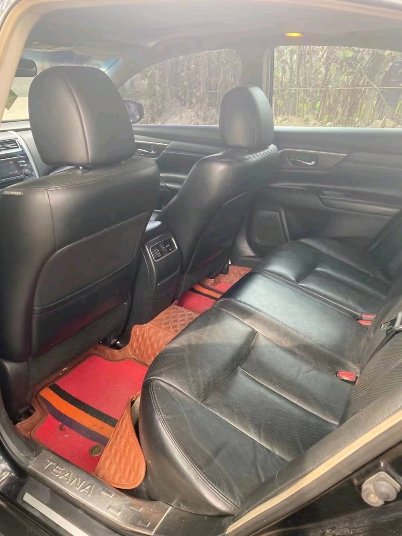 保定13年日产天籁6