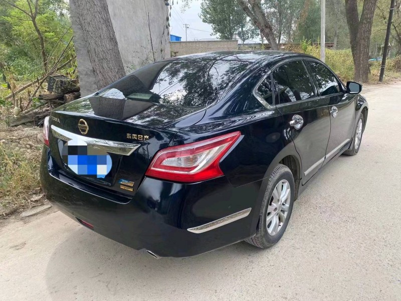 保定13年日产天籁7