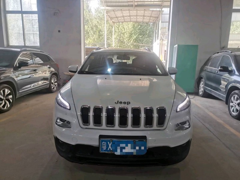 保定17年Jeep自由光1