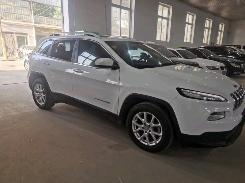 保定17年Jeep自由光3