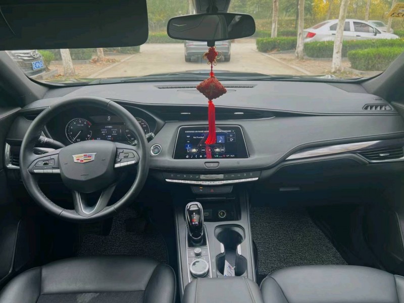 聊城20年凯迪拉克XT46