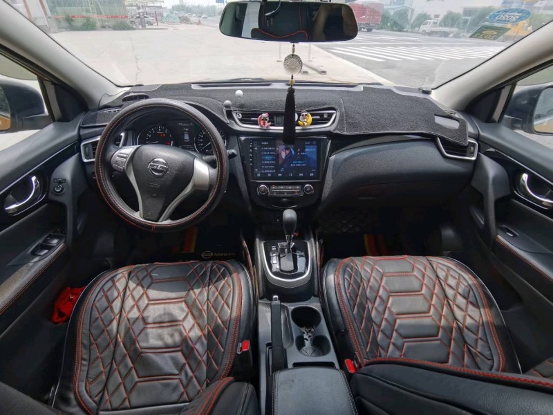 保定16年日产逍客8