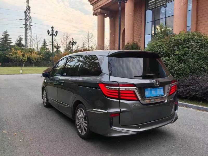 邢台16年本田艾力绅3