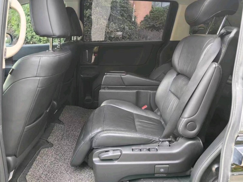 邢台16年本田艾力绅4