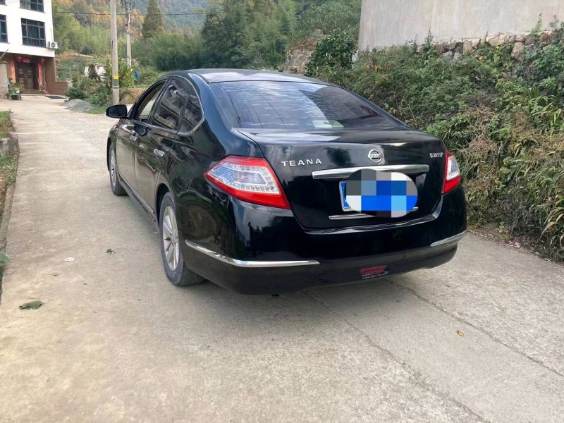嘉興12年日產天籟7