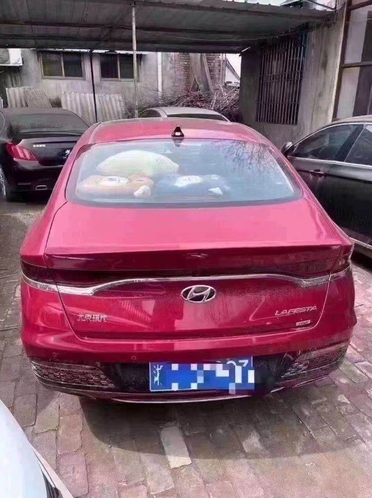 北京20年现代菲斯塔5