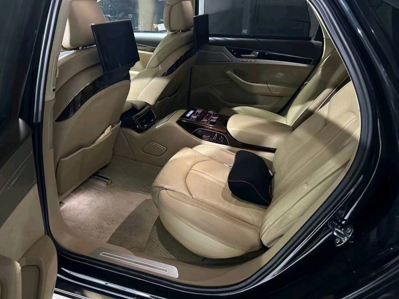 北京12年奥迪A8L3