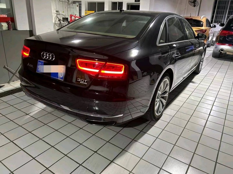 北京12年奥迪A8L4