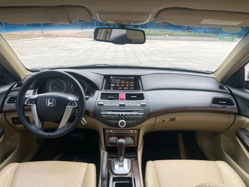 沈阳14年本田雅阁6