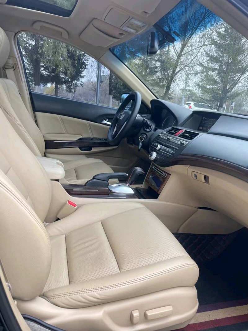 沈阳14年本田雅阁8