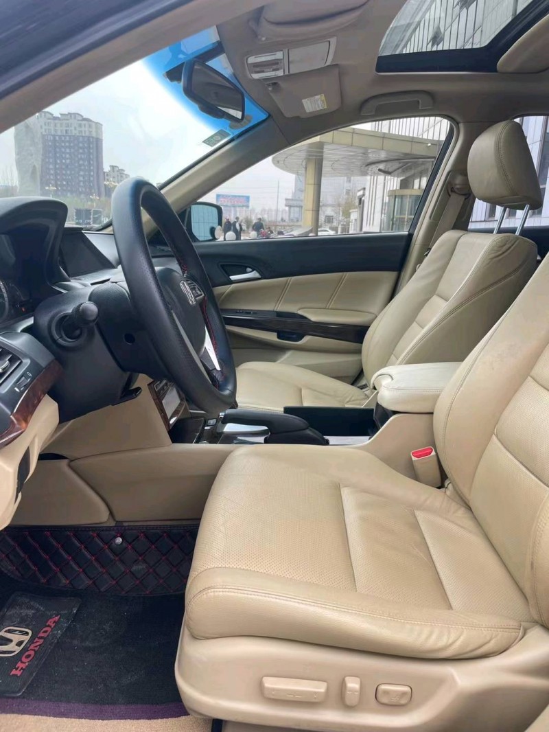沈阳14年本田雅阁9