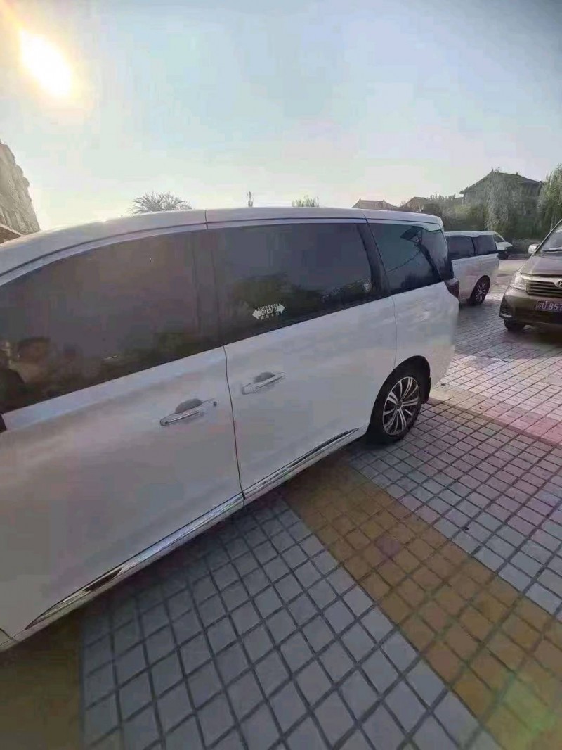 北京18年传祺M82