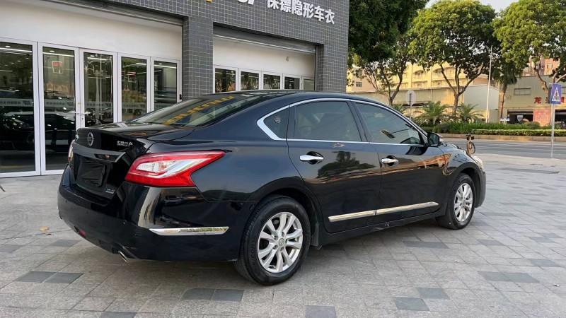 东莞14年日产天籁8