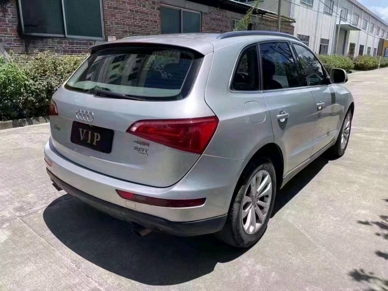 珠海10年奧迪Q54