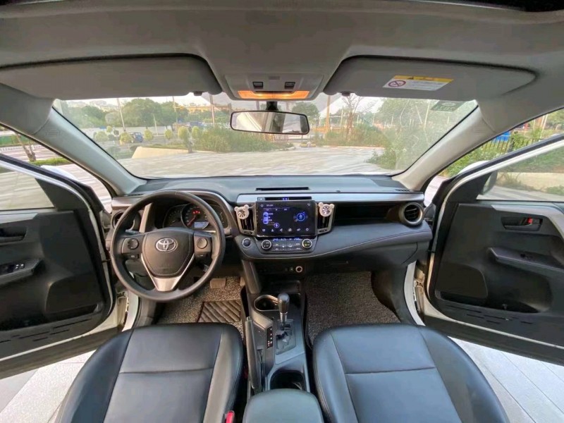 珠海17年豐田RAV48