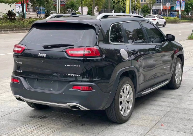 宜春18年Jeep自由光4