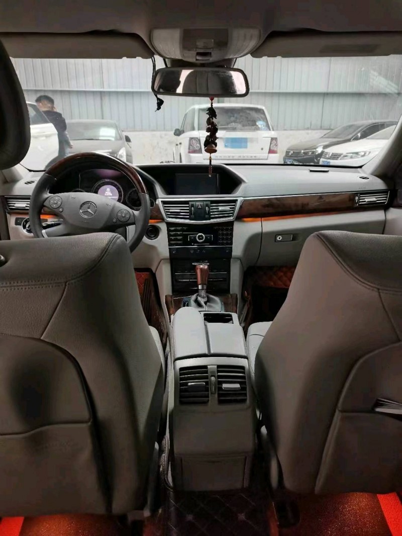 东营11年奔驰E4
