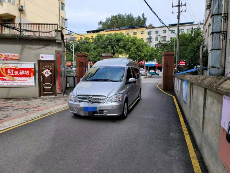 邯郸14年奔驰威霆1