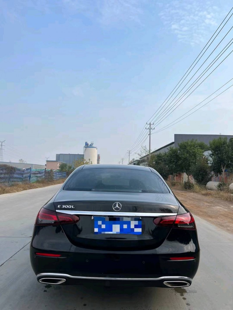北京21年奔驰E8