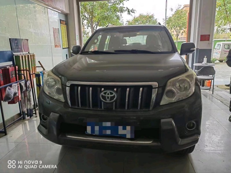 济南11年丰田普拉多1